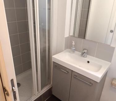 Combat Apartment | Buttes Chaumont