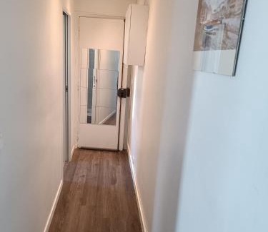 Combat Apartment | Buttes Chaumont