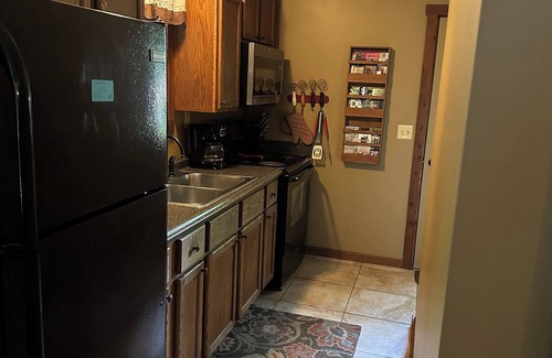 Laurelville Cabin | Button Buck sleeps 4, or rent all 4 for 20. Horseback riding across the Rd!