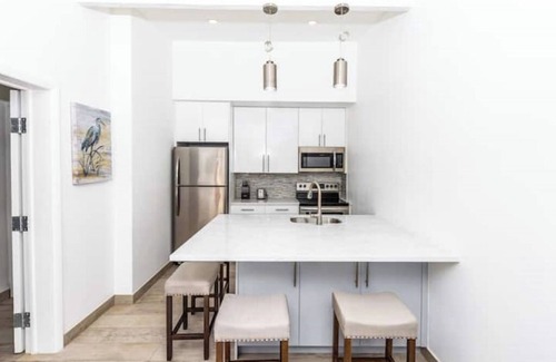 Kew Town Settlement Apartment | Buttonwood Lodge Unit #5