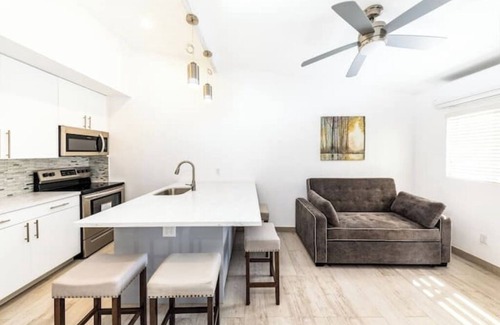 Kew Town Settlement Apartment | Buttonwood Lodge Unit #5