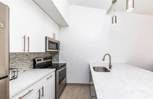 Kew Town Settlement Apartment | Buttonwood Lodge Unit #5