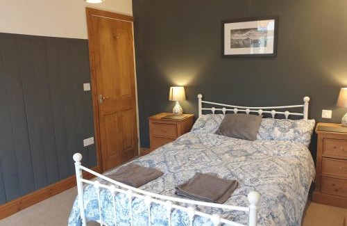 Coedpoeth House | Bwthyn Bach (Tiny Cottage)