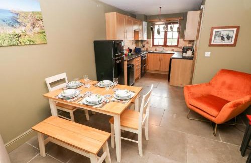 Haverfordwest House | Bwthyn Canol