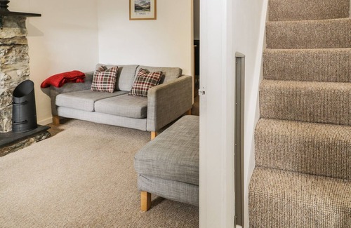 Tanygrisiau Cottage | BWTHYN HEDDYCHLON, pet friendly, with open fire in Blaenau Ffestiniog