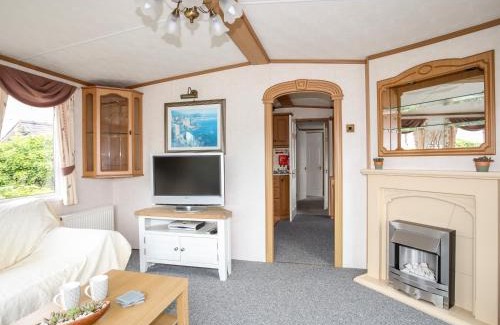 Cylch-Y-Garn House | Bwthyn Y Bae Lodge