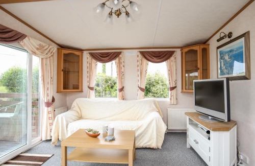 Cylch-Y-Garn House | Bwthyn Y Bae Lodge