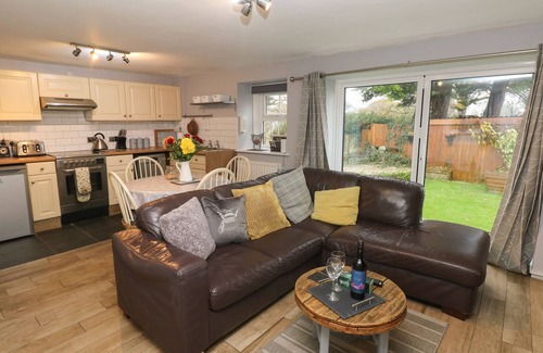 Crymych Cottage | BWTHYN Y JACDO, pet friendly, character holiday cottage in Crymych