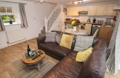 Crymych Cottage | BWTHYN Y JACDO, pet friendly, character holiday cottage in Crymych
