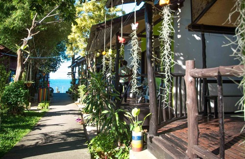 Bang Po Resort | By Beach Resort
