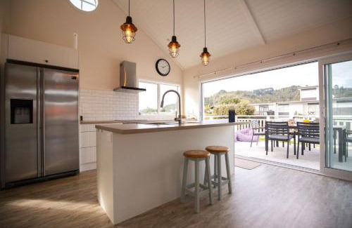 Whangamata House | By the Beach - Whangamata