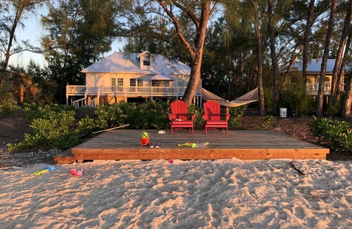 Tarpum Bay House | By The Sea - Beach paradise, newly renovated & furnished