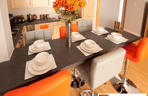 Paisley Apartment | ByEvo 1 Brabloch - Close to GLA - Perfect Getaway or Working away from Home