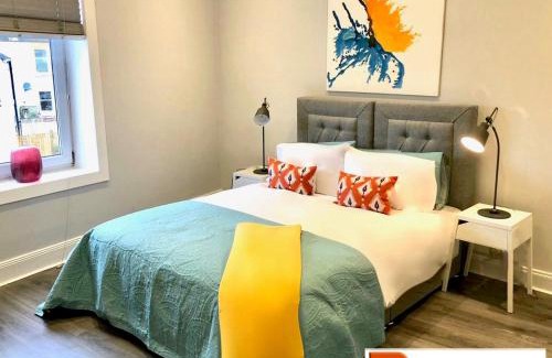 Glasgow House | ByEvo Almar Villa - Close to City and Airport - Perfect for Contractors or large groups