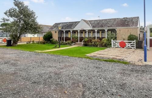 Selsey House | Byeways - Railway Carriage