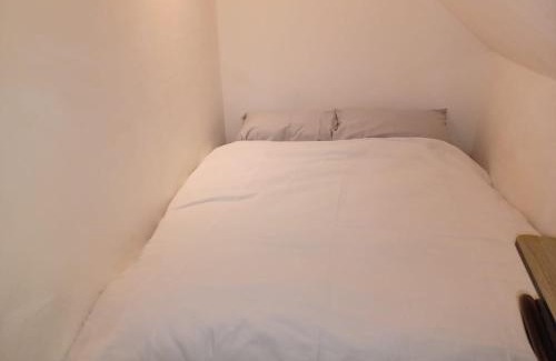 Luton House | Byron View House R6