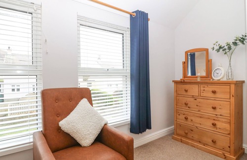 Trefor Cottage | BYTHYNNOD NEWYDD, pet friendly, country holiday cottage in Trefor