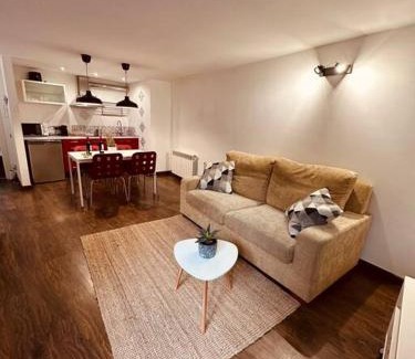 Llivia Apartment | Céntrico y Acogedor Estudio, Llívia, Cerdanya.