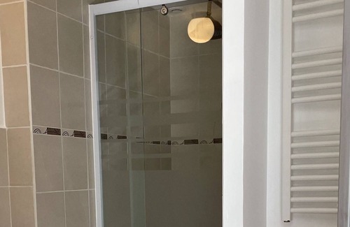 Lamotte-du-Rhone Apartment | Côte-Rôtie-Studio-Designer-Ensuite with Shower-Terrace