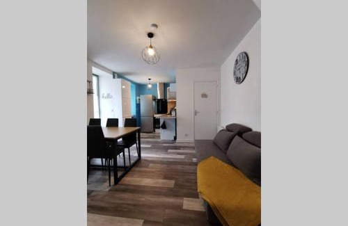Dol-de-Bretagne Apartment | "CŒUR de Dol" - Duplex Confortable et Cozy