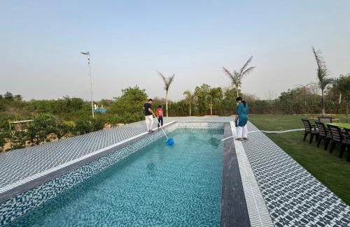 Gurugram Villa | C-69 Dreamland, Luxury 4BHK farm with private swimming pool , 1 acre garden