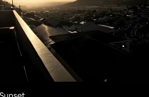 Liliha - Kapalama House | C. Beautiful! Lush Valley, Ocean & Mtn Views in the heart of Honolulu