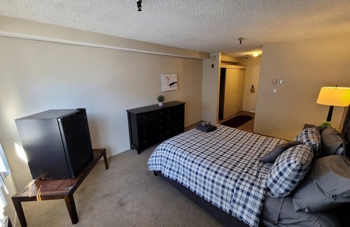 Pico - Robertson Hotel | (C12) Steps away from Beverly Hills Unit