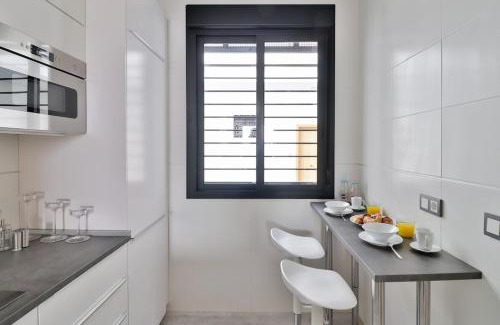 La Merced Apartment | C88 - Deluxe Apartment Downtown with Pool and Parking