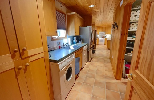 Rideau Lakes House | Lakeside Retreat with Private Dock | Brooks Bay Cottage