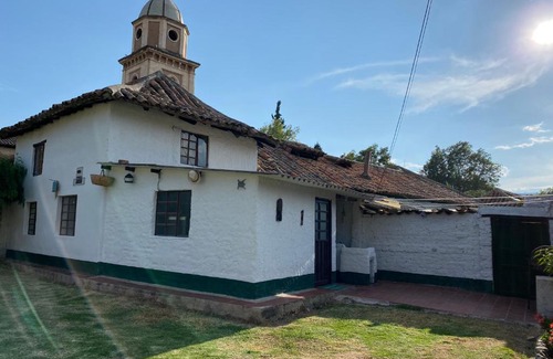Iza Apartment | Cabaña con excelente ubicación y zona verde.