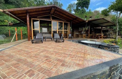 Sasaima Ski Chalet | cabaña ecologica