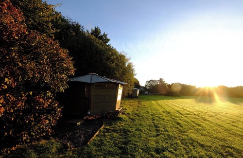 Llantwit Major Cottage | CABAN DYLLAS, romantic, character holiday cottage in Llantwit Major