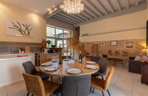 Bresse-sur-Grosne Villa | Cabana & Le Foineau - Maison avec piscine