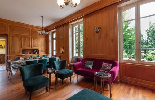 Vire House | Cabana & Maison des Vignes