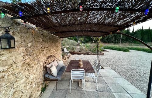 Lourmarin Other | Cabanon bucolique face au Luberon