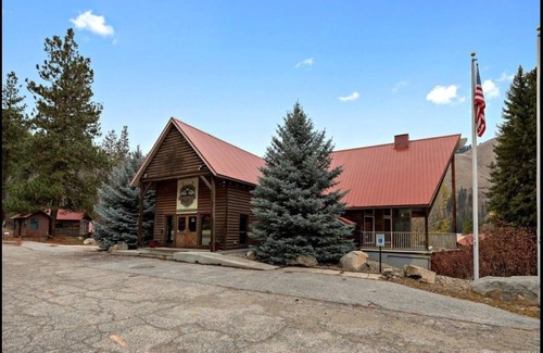 Lowman Cabin | Cabin 1 at Southfork Lodge- sleeps up to 2