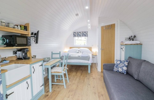 Lochmaben Cottage | Cabin ∙ 1 bedroom ∙ 4 guests