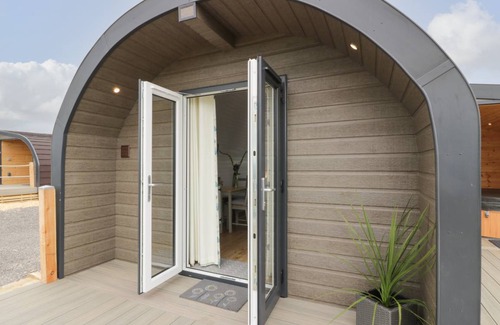 Lochmaben Cottage | Cabin ∙ 1 bedroom ∙ 4 guests