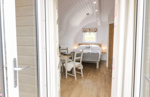 Lochmaben Cottage | Cabin ∙ 1 bedroom ∙ 4 guests