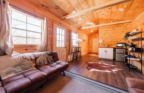 Joelton Cabin | Cabin 1 @ Jones Farm Venue and Cabins