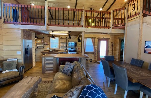 Cedaredge Apartment | Cabin 10 at the Cedaredge Lodge