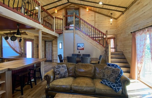 Cedaredge Apartment | Cabin 10 at the Cedaredge Lodge