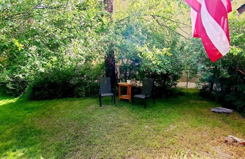 Glenwood Springs Cabin | Cabin 10 PETS OK 🐾Rustic Old West Studio+Kitchen