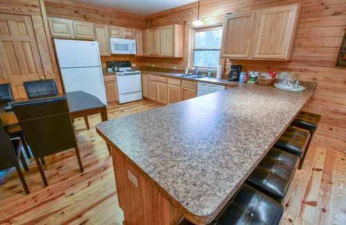 Lexington Cabin | Cabin 114, Luxury 6 bedroom, 3 bath cabin minutes from Downtown Lexington!