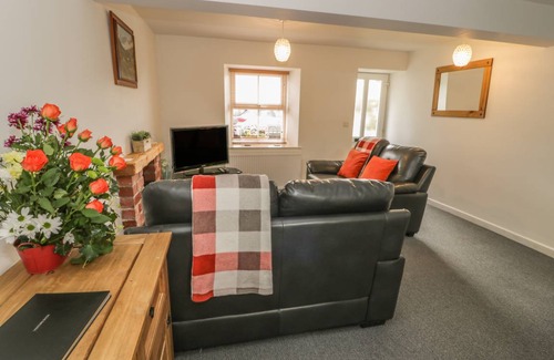 Machynlleth Cottage | Cabin ∙ 2 bedrooms ∙ 4 guests