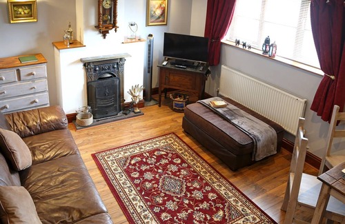 Blakeney Cottage | Cabin ∙ 2 bedrooms ∙ 4 guests