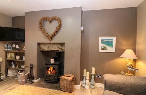Cullen Cottage | Cabin ∙ 2 bedrooms ∙ 4 guests
