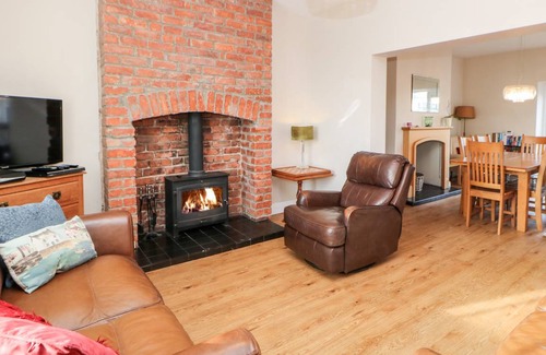 Amble Cottage | Cabin ∙ 2 bedrooms ∙ 4 guests