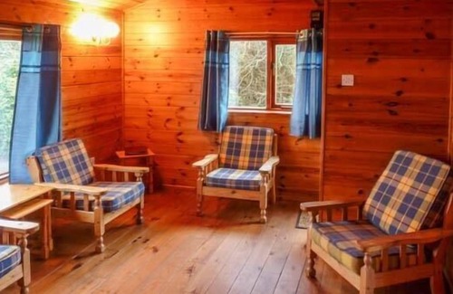 Ardue Cabin | CABIN 2, pet friendly, with a garden in Ballyconnell, County Cavan