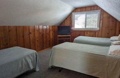 Strawberry House | Cabin #2